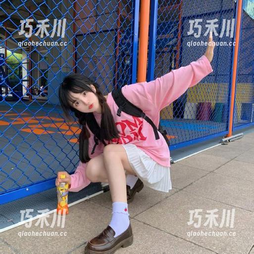 带你领略Kuuko W的摄影魅力，伊丽莎白·巴托里写真壁纸新体验.txt